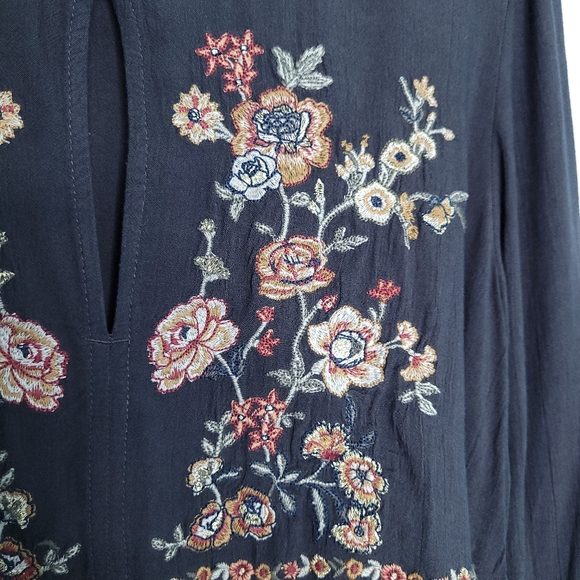 AMERICAN EAGLE WOMEN'S Floral Embroidered Bell Sleeve Boho Top MEDIUM - Picture 10 of 16